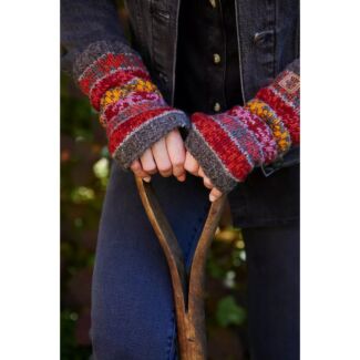 Tintagel Fingerless Gloves