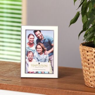 White Edged Photo Frame 4x6