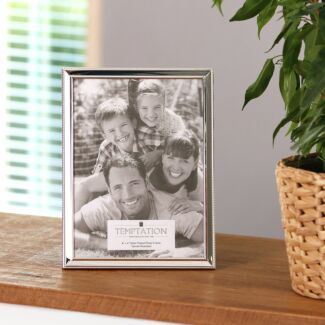Silver-Plated Narrow Dotted Edge Photo Frame 6x8